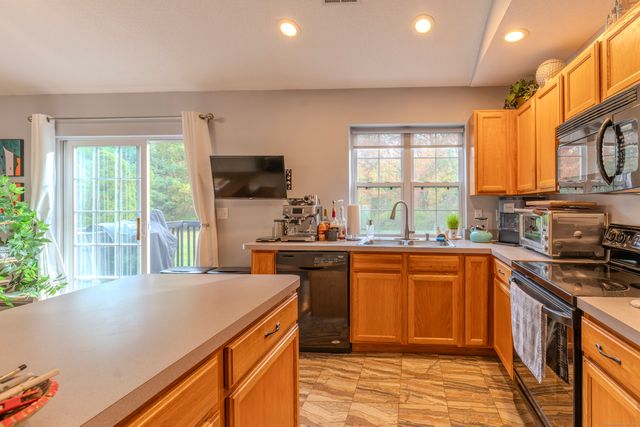 102 Greenview Terrace, Middletown, CT 06457