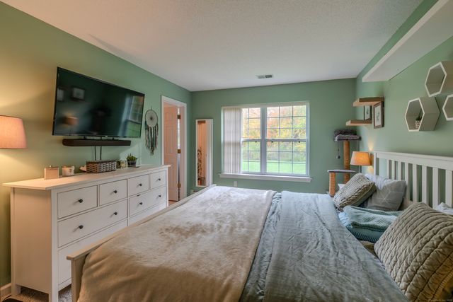 102 Greenview Terrace, Middletown, CT 06457