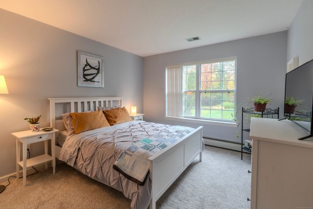 102 Greenview Terrace, Middletown, CT 06457