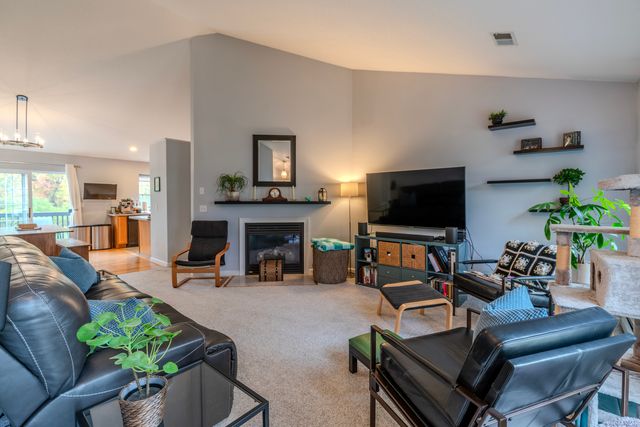 102 Greenview Terrace, Middletown, CT 06457