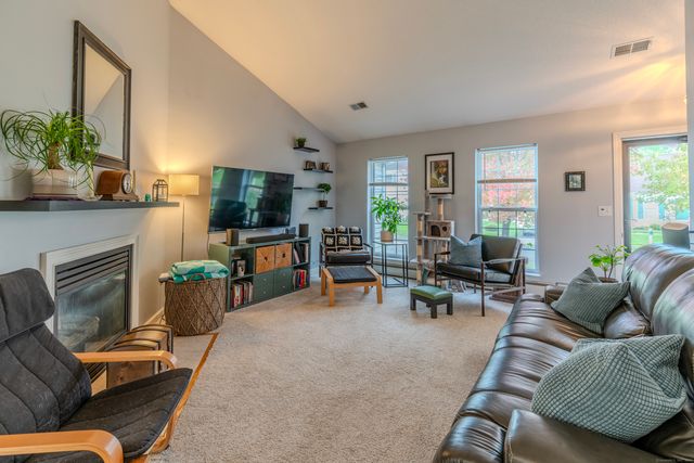 102 Greenview Terrace, Middletown, CT 06457