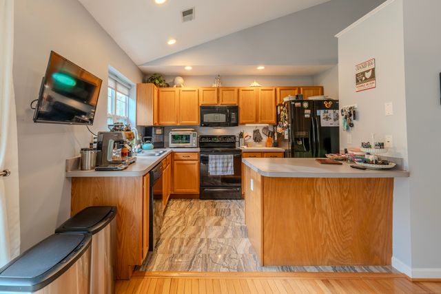 102 Greenview Terrace, Middletown, CT 06457