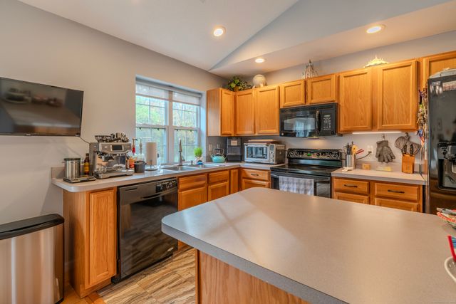 102 Greenview Terrace, Middletown, CT 06457