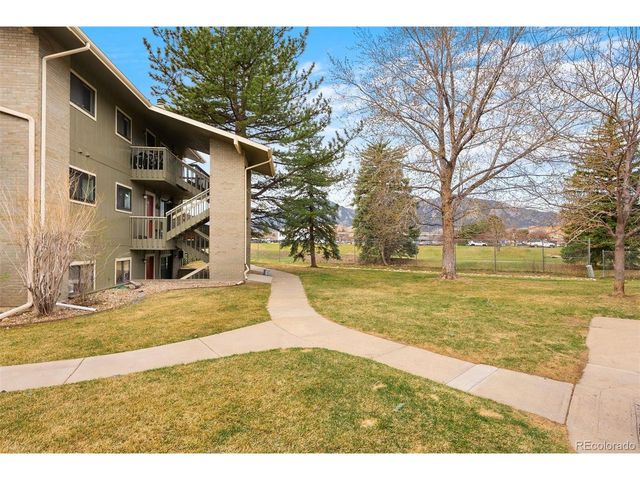 695 Manhattan Dr 5, Boulder, CO 80303