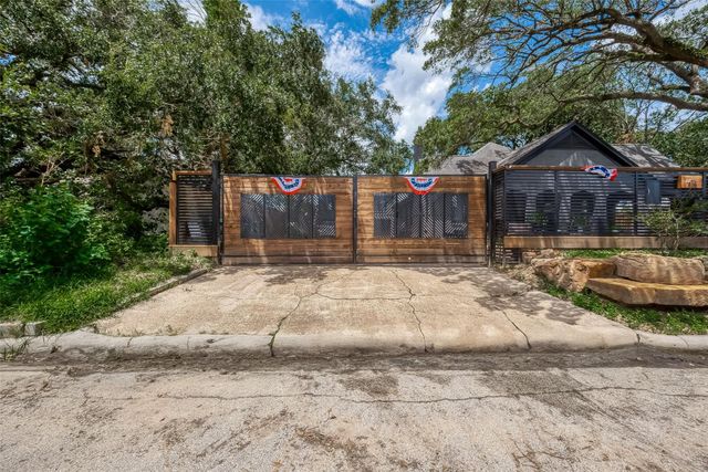 415 Fairbanks - Garage Apartment A Street Garage, Houston, TX 77009