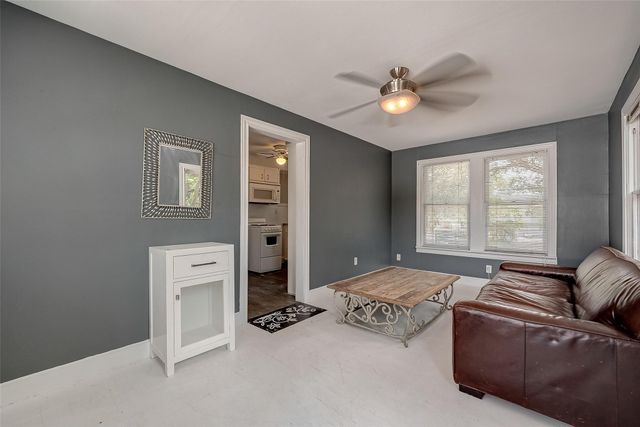 415 Fairbanks - Garage Apartment A Street Garage, Houston, TX 77009