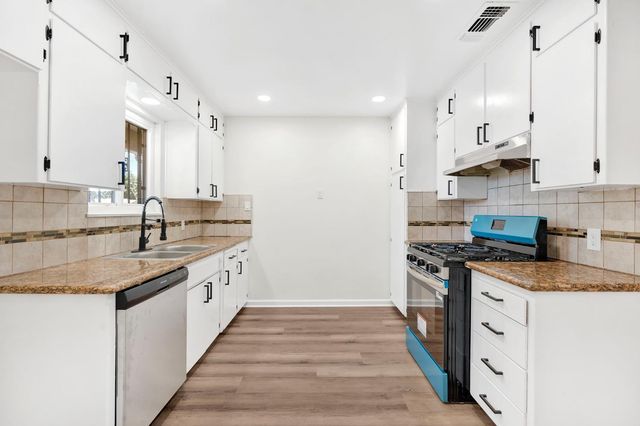 2544 W Dakota Avenue, Fresno, CA 93705