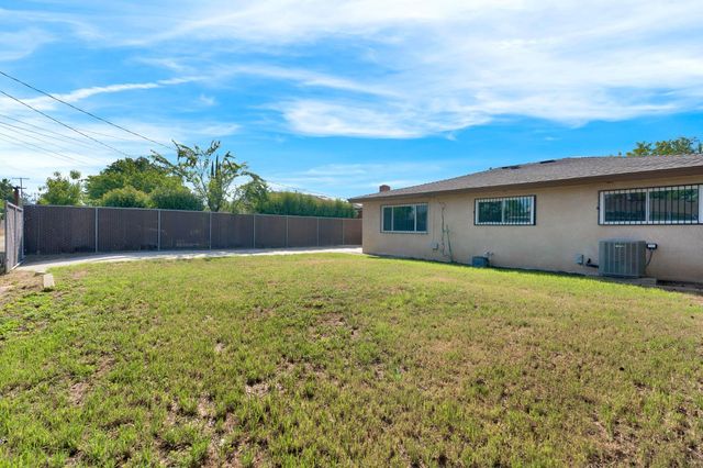 2544 W Dakota Avenue, Fresno, CA 93705