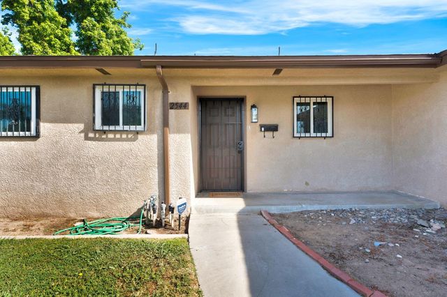 2544 W Dakota Avenue, Fresno, CA 93705