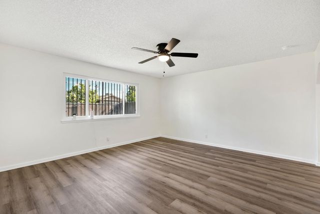 2544 W Dakota Avenue, Fresno, CA 93705