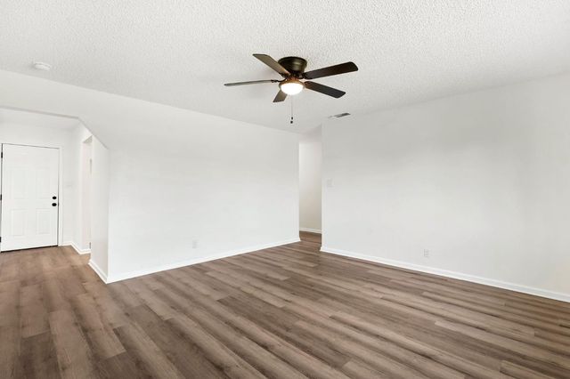 2544 W Dakota Avenue, Fresno, CA 93705