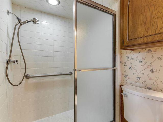 5704 NW 83rd Street, Oklahoma City, OK 73132