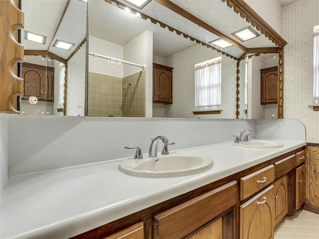 5704 NW 83rd Street, Oklahoma City, OK 73132