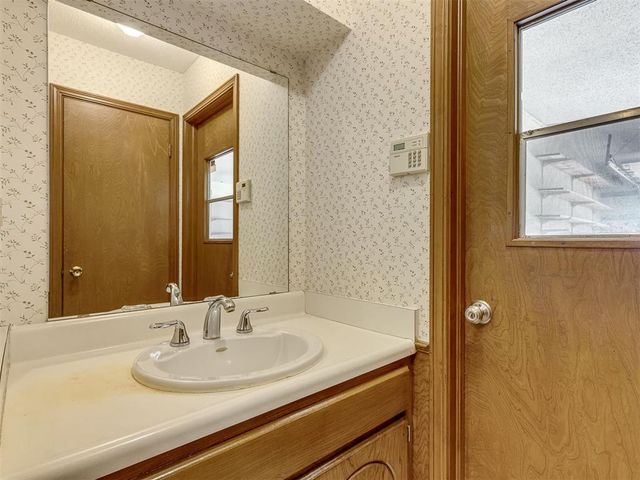 5704 NW 83rd Street, Oklahoma City, OK 73132