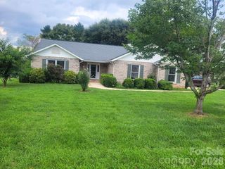 1275 Grady Lane, Hickory, NC 28602
