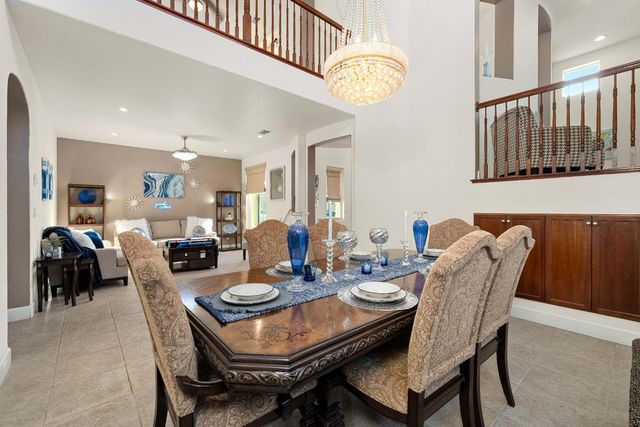 5660 John Runge St, Sacramento, CA 95835