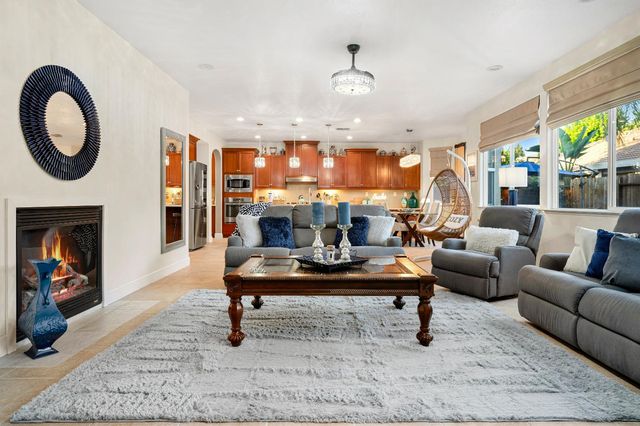 5660 John Runge St, Sacramento, CA 95835