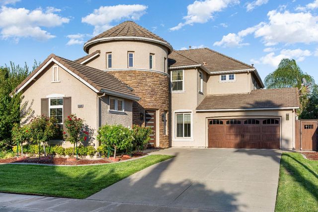 5660 John Runge St, Sacramento, CA 95835