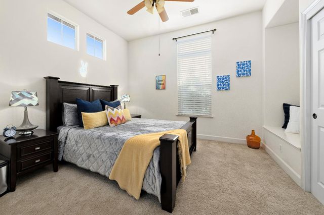 5660 John Runge St, Sacramento, CA 95835