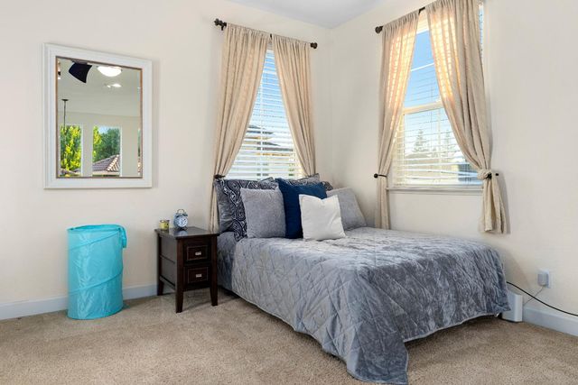 5660 John Runge St, Sacramento, CA 95835
