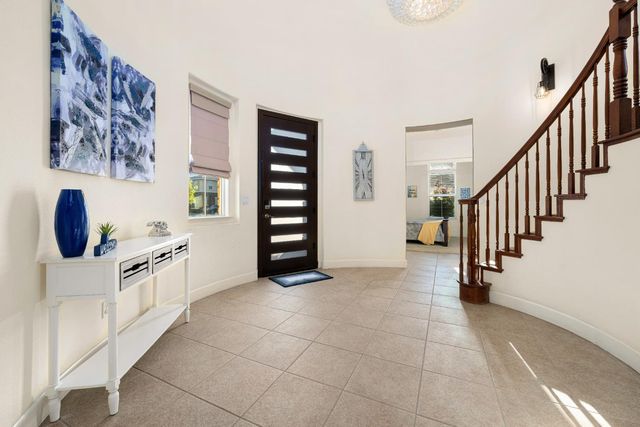 5660 John Runge St, Sacramento, CA 95835