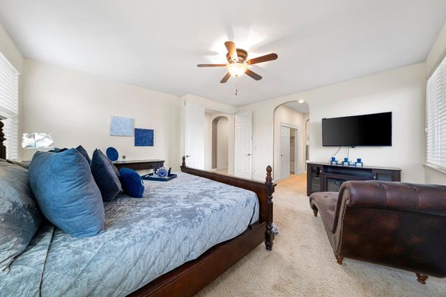 5660 John Runge St, Sacramento, CA 95835