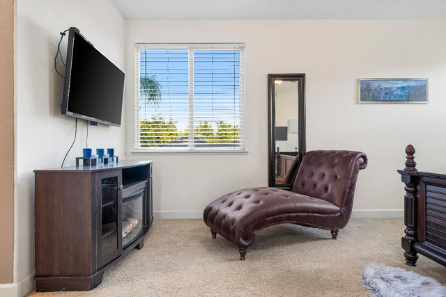 5660 John Runge St, Sacramento, CA 95835