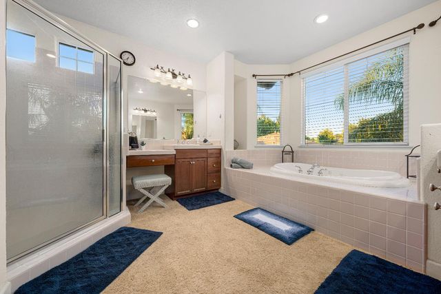 5660 John Runge St, Sacramento, CA 95835