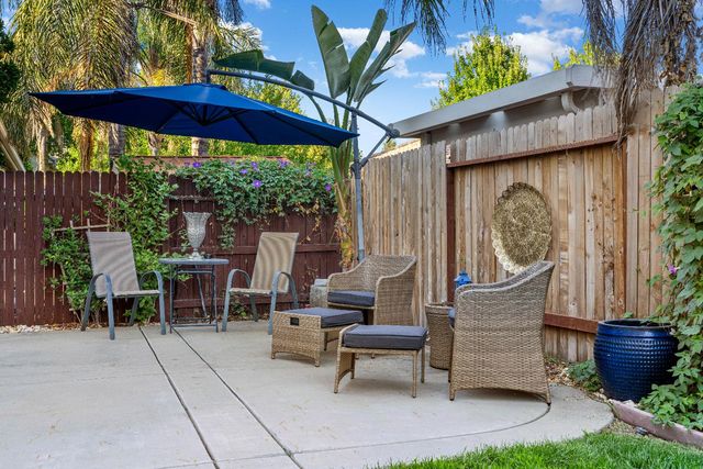 5660 John Runge St, Sacramento, CA 95835
