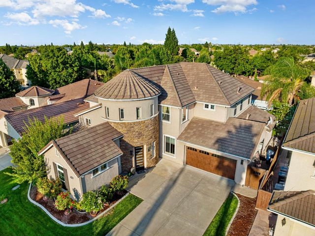 5660 John Runge St, Sacramento, CA 95835