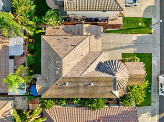 5660 John Runge St, Sacramento, CA 95835