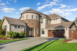 5660 John Runge St, Sacramento, CA 95835