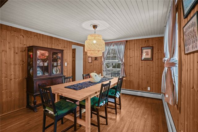 168 Knotty Oak Road, Coventry, RI 02816