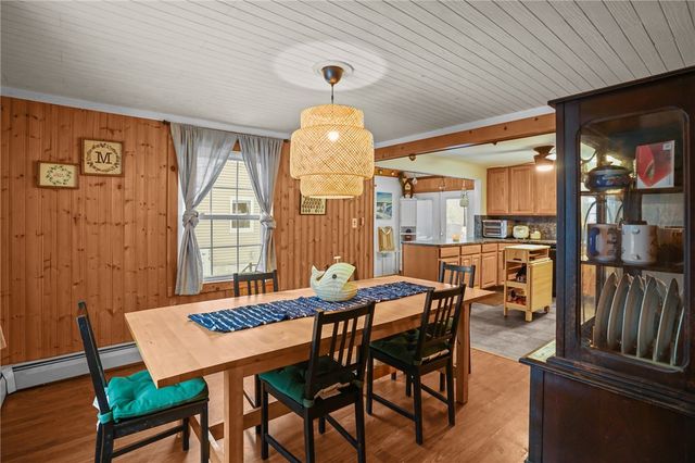 168 Knotty Oak Road, Coventry, RI 02816