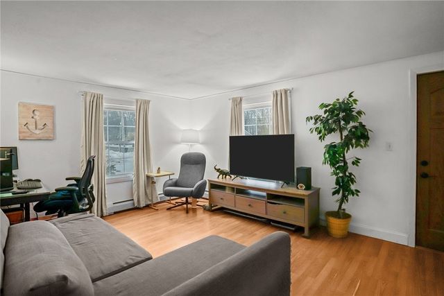 168 Knotty Oak Road, Coventry, RI 02816