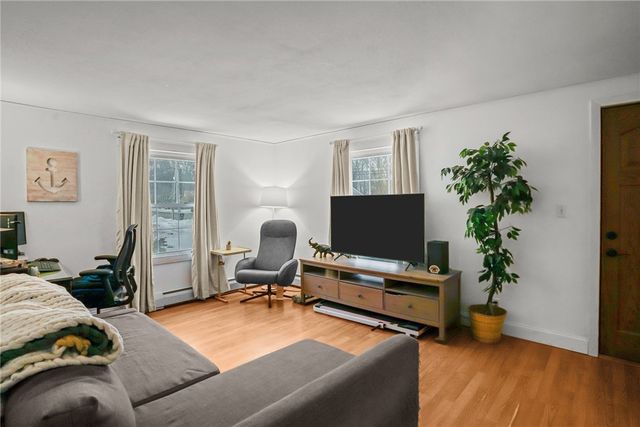 168 Knotty Oak Road, Coventry, RI 02816