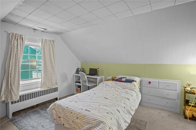 168 Knotty Oak Road, Coventry, RI 02816