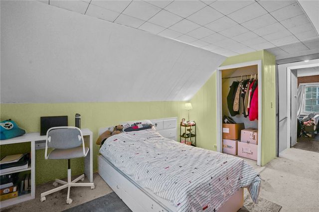 168 Knotty Oak Road, Coventry, RI 02816