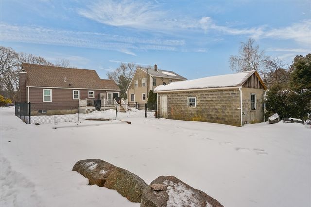 168 Knotty Oak Road, Coventry, RI 02816