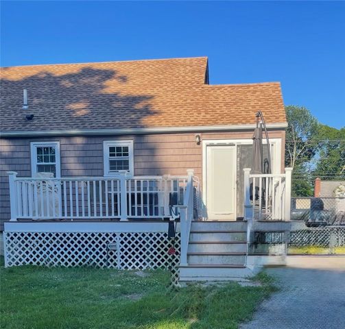 168 Knotty Oak Road, Coventry, RI 02816