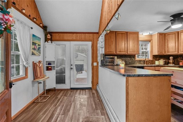 168 Knotty Oak Road, Coventry, RI 02816