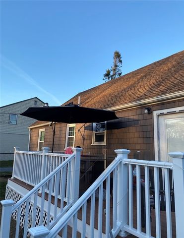 168 Knotty Oak Road, Coventry, RI 02816