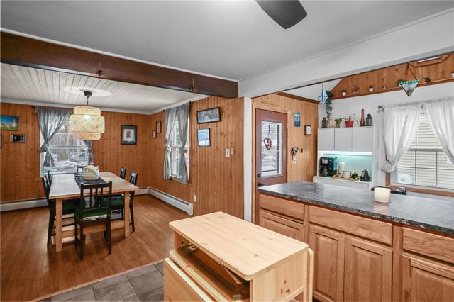 168 Knotty Oak Road, Coventry, RI 02816