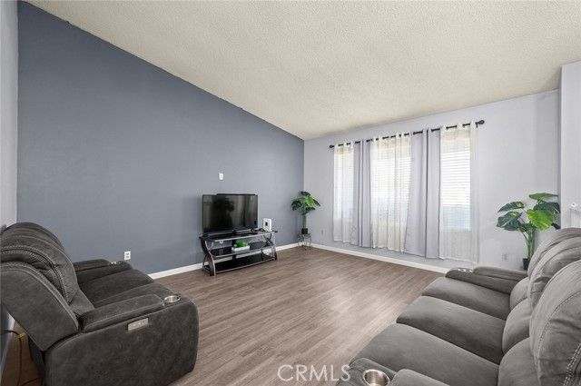 15811 Hercules, Victorville, CA 92345