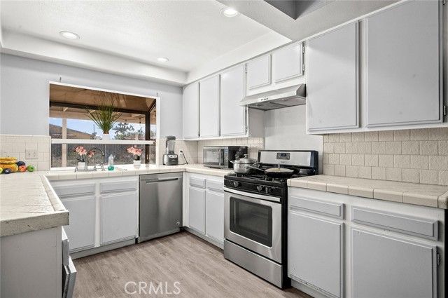 15811 Hercules, Victorville, CA 92345