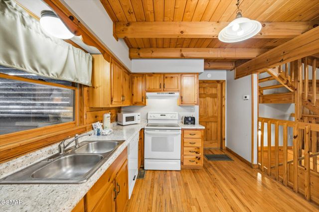 3542 Country Pines Way, Sevierville, TN 37876