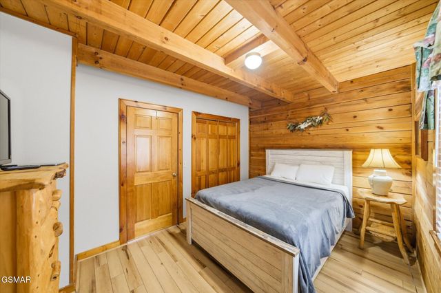 3542 Country Pines Way, Sevierville, TN 37876