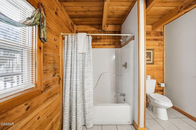 3542 Country Pines Way, Sevierville, TN 37876