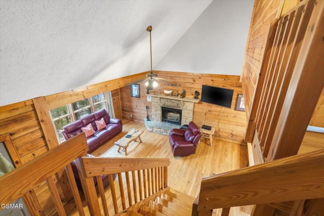 3542 Country Pines Way, Sevierville, TN 37876