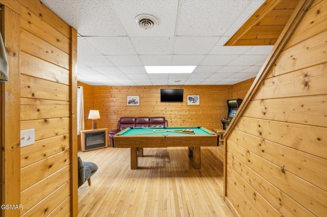 3542 Country Pines Way, Sevierville, TN 37876